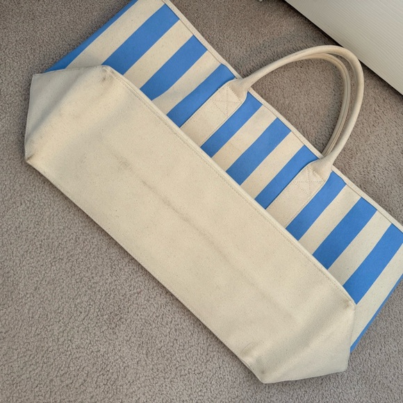 Vineyard Vines Blue and White Striped Tote Bag - Picture 4 of 4